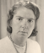 Anna Wienand (Jg. 1915): wurde während der Vernehmung brutal misshandelt